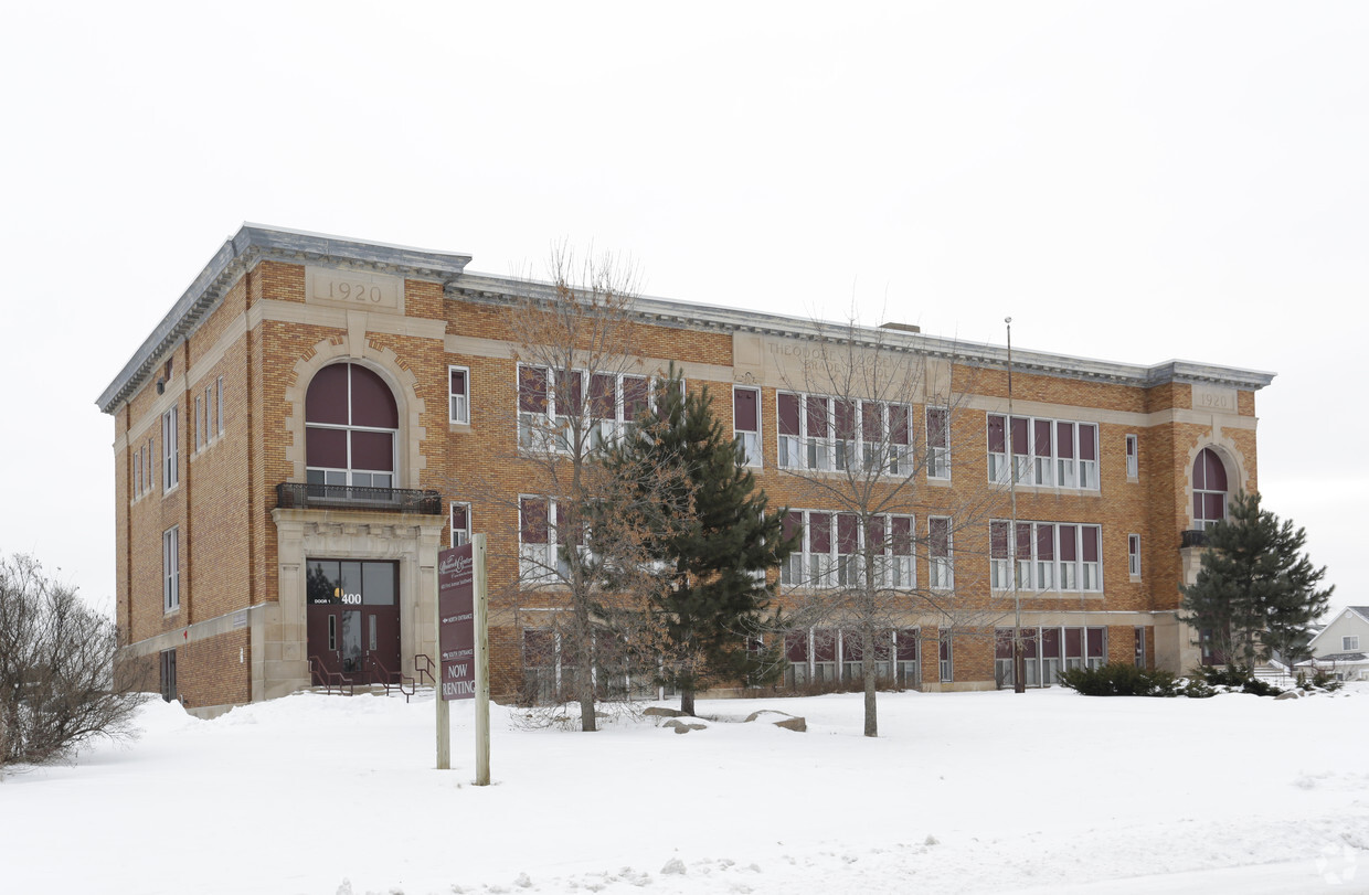 Building Photo - Roosevelt Center