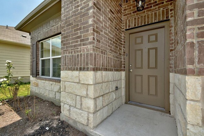 Building Photo - 421 Pentire Way