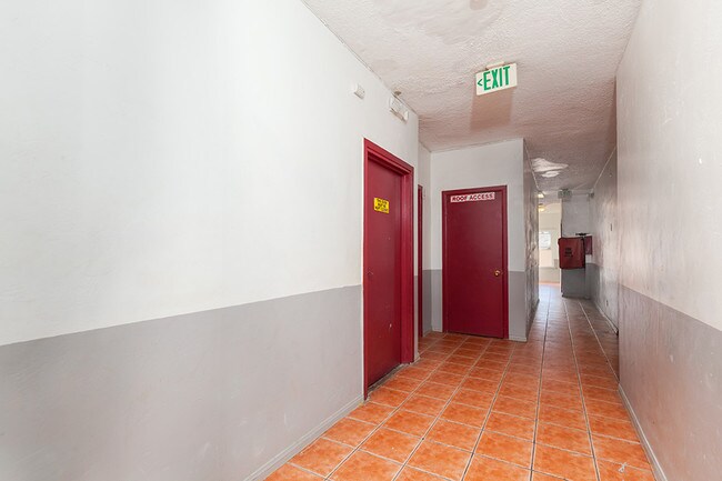 Foto del edificio - 242 S Francis St