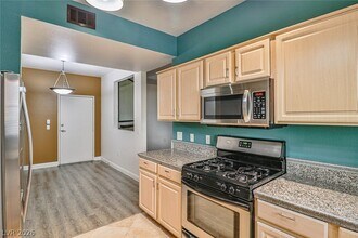 Building Photo - 5250 S Rainbow Blvd