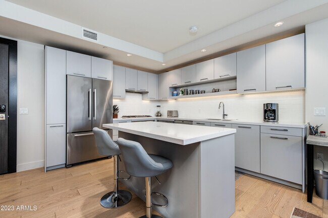 Building Photo - 4422 N 75th St