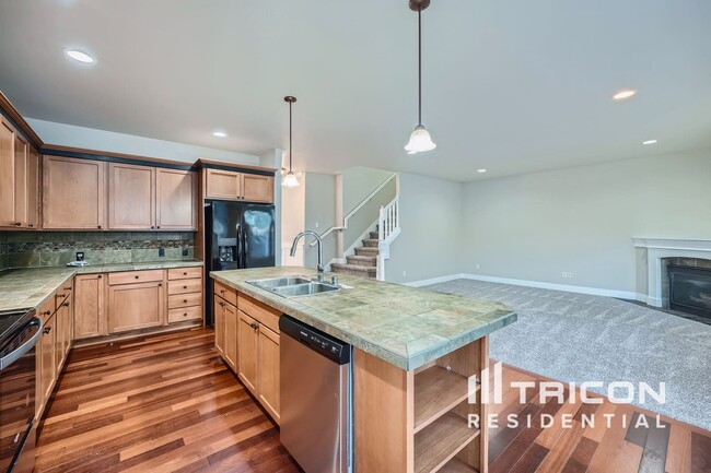 Foto del edificio - 4621 204th St Ct E