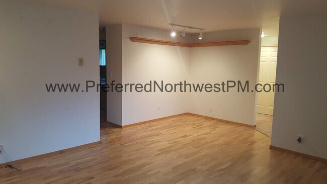 Foto del edificio - 892 Cornwall Ave