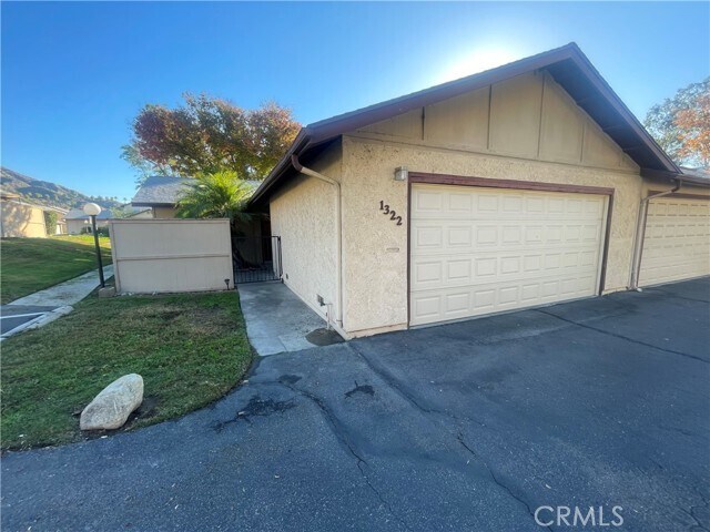 Foto principal - 1322 N Tam O Shanter Dr