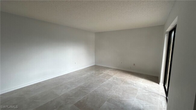 Foto del edificio - 5260 Cedarbend Dr