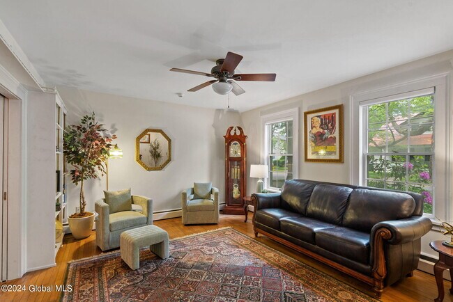 Foto del edificio - 246 Caroline St