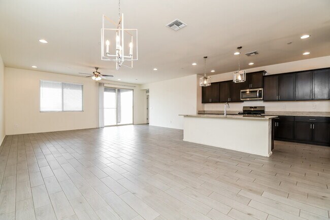 Foto del edificio - 10696 W Embrey Dr