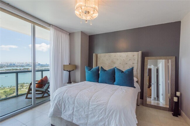 Building Photo - 888 Biscayne Blvd