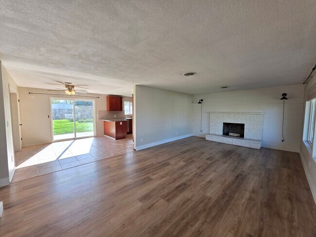 Foto del edificio - 1601 S Yelm St