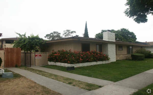 Foto del edificio - 3423 W Canoga Pl