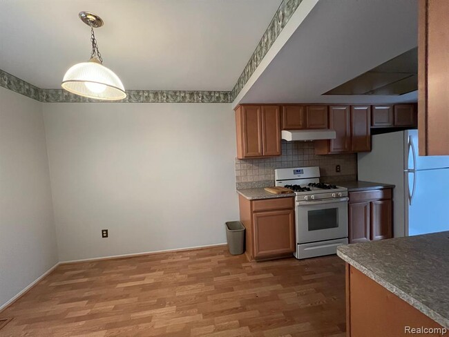 Building Photo - 37407 Charter Oaks Blvd