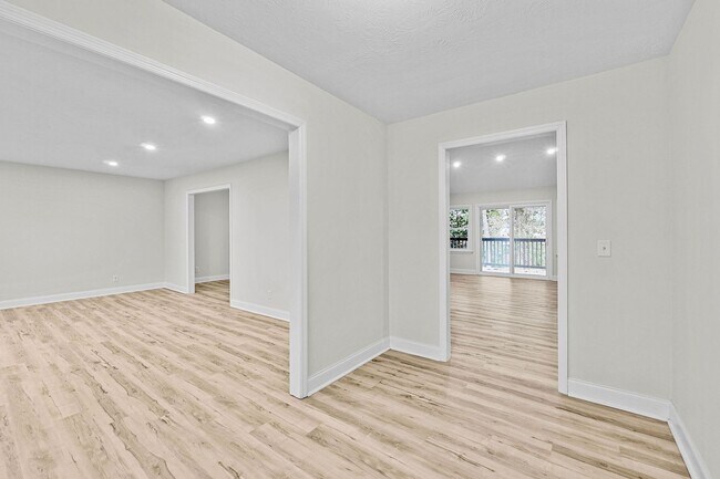 Foto del edificio - 1306 Dominica Dr