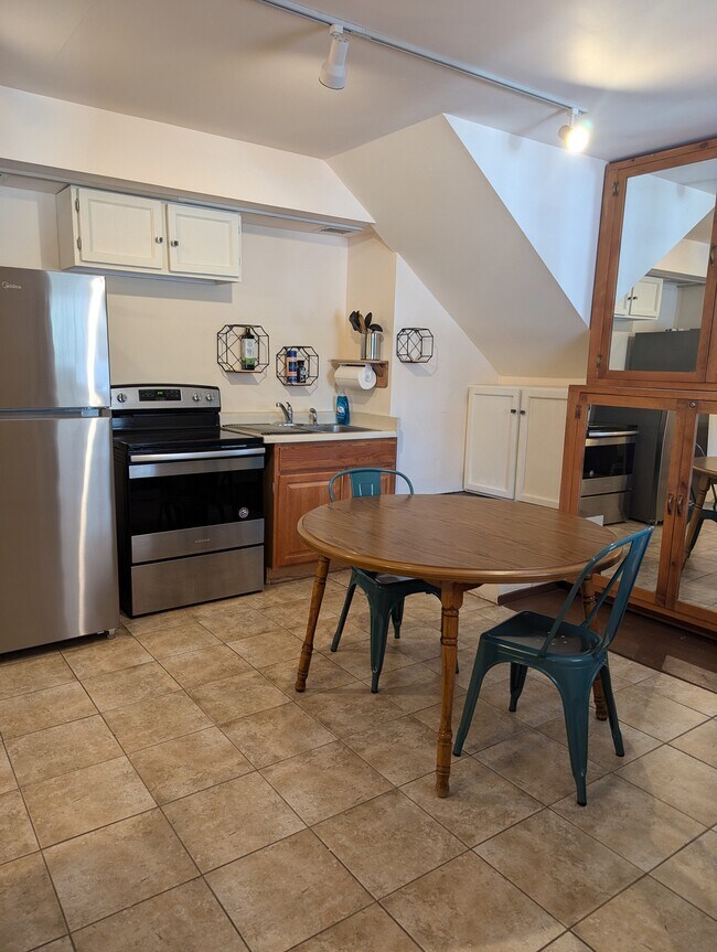 Building Photo - 2516 Camino San Patricio