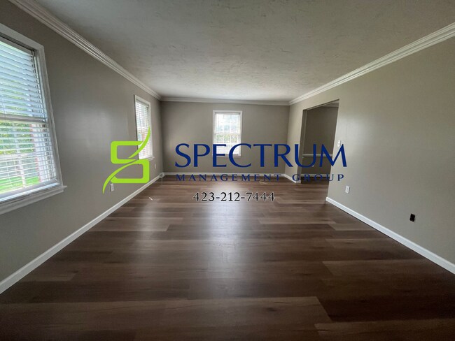Building Photo - 723 White Oak Cir