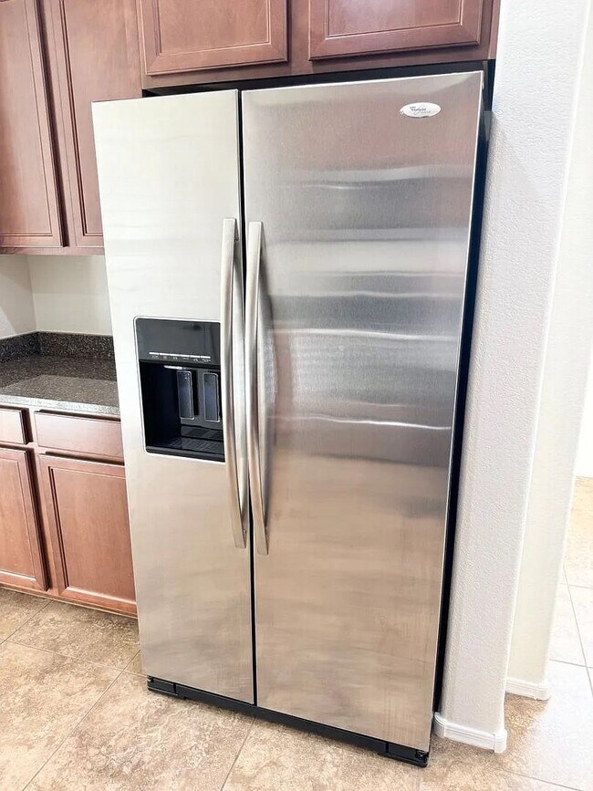 Foto del edificio - 3 Bedroom/2 Bath Single Level Home in Peoria!