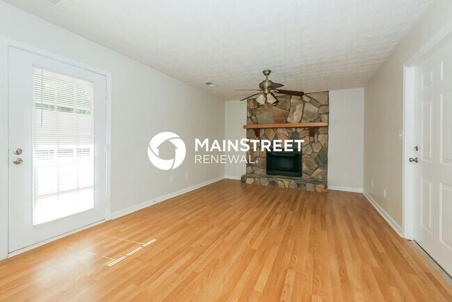 Foto del edificio - 3 Bedroom Pet-Friendly Home in Ellenwood, ...