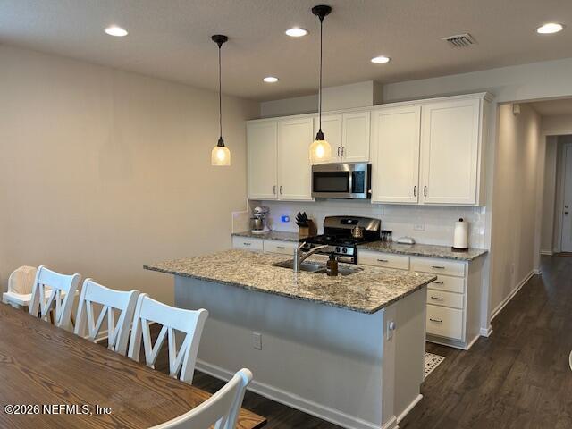 Foto del edificio - 2905 Farmall Dr