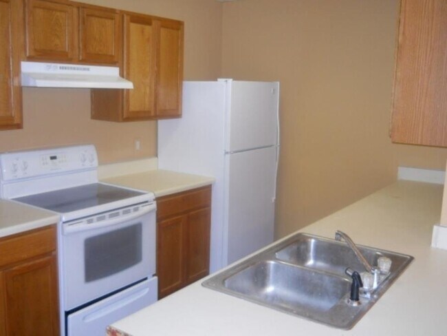 Foto del edificio - 3751 Waldrop Ln