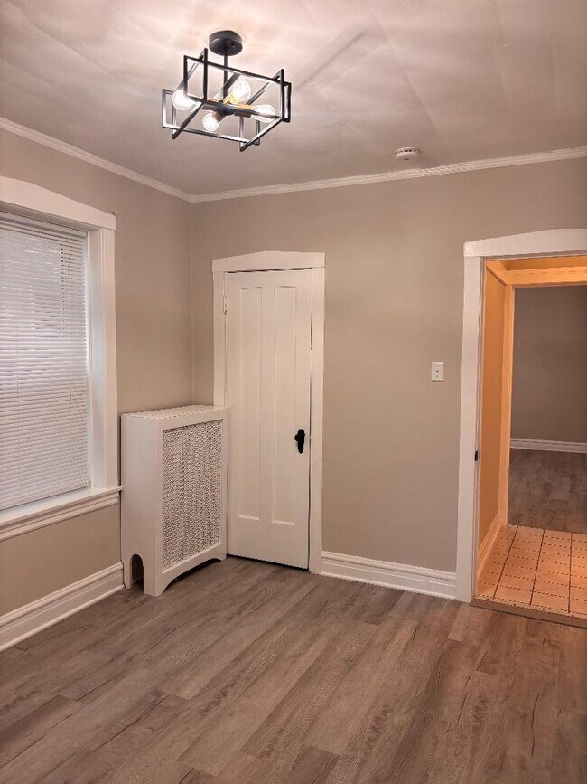 Foto del edificio - 5642 N Bernard St