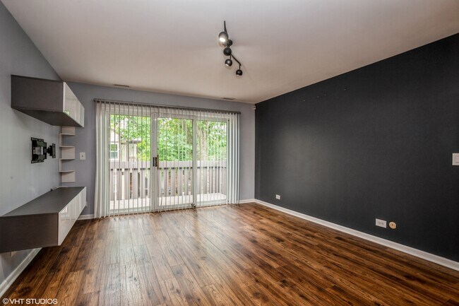 Foto del edificio - 4640 Calvert Dr