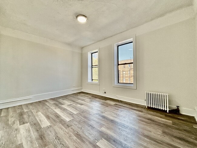 Building Photo - 76 Vermilyea Ave