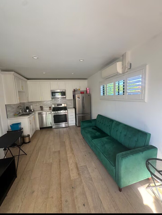 Foto del edificio - 5525 Hermitage Ave