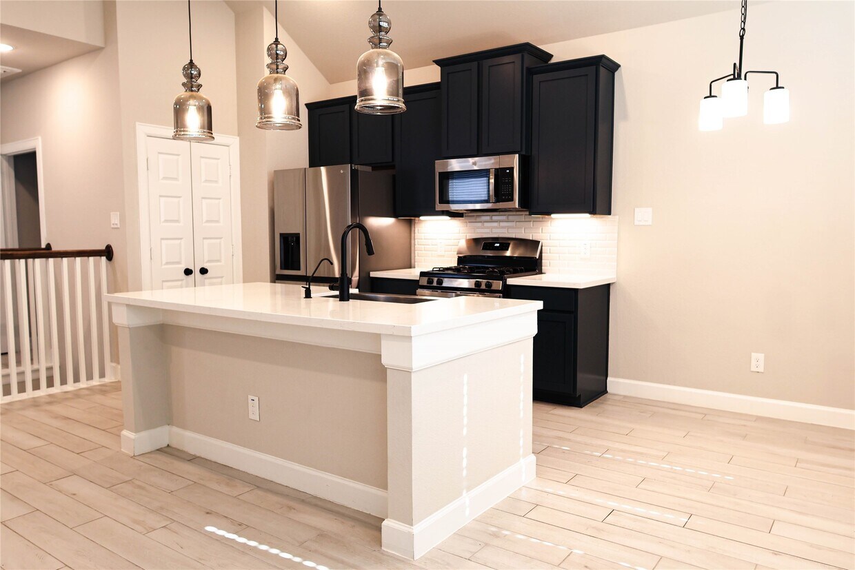 Foto del edificio - 3336 Vine Ter Trce