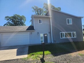 Building Photo - 801 N 24th Ave