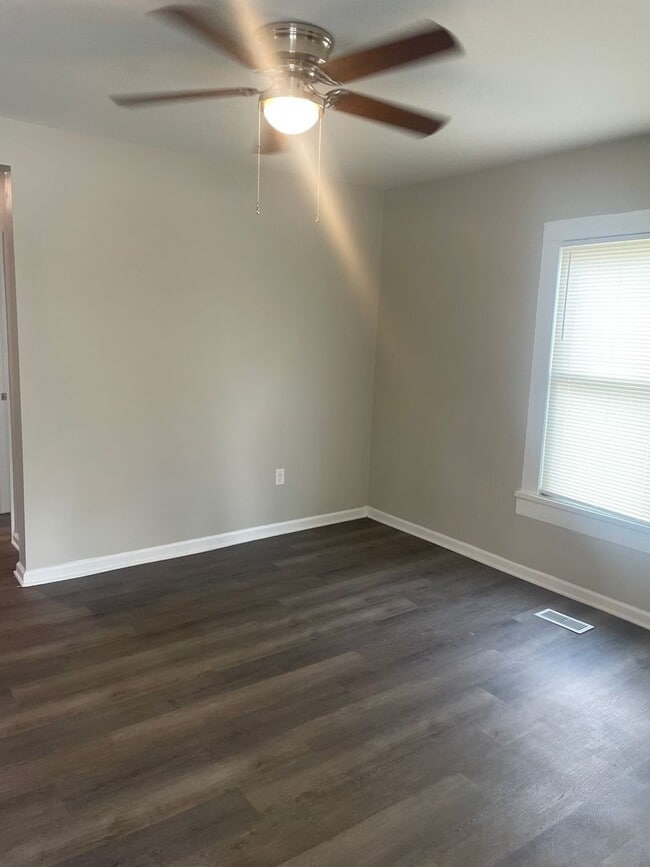 Foto del edificio - 4511 Lansing Dr