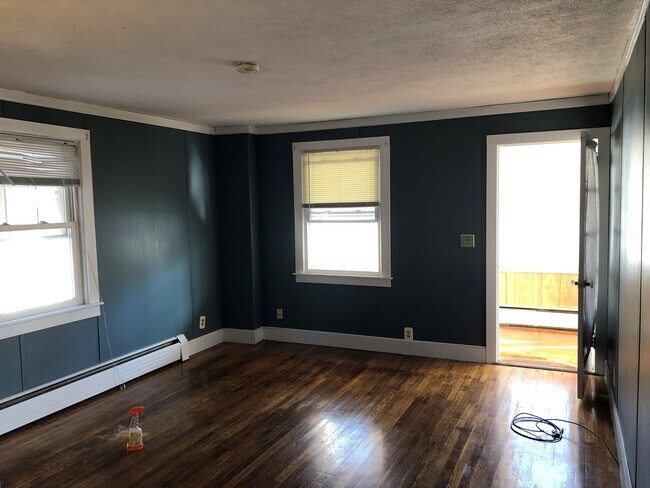 Building Photo - 42 Beach Ave