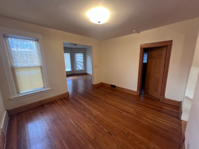 Building Photo - 153 Dunning St