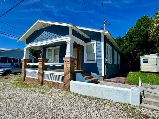 Building Photo - Historic 3/1 Located in The Heart of Ybor ...