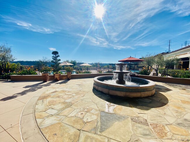 Foto del edificio - Beautiful  Escala Townhome  in Resort Styl...