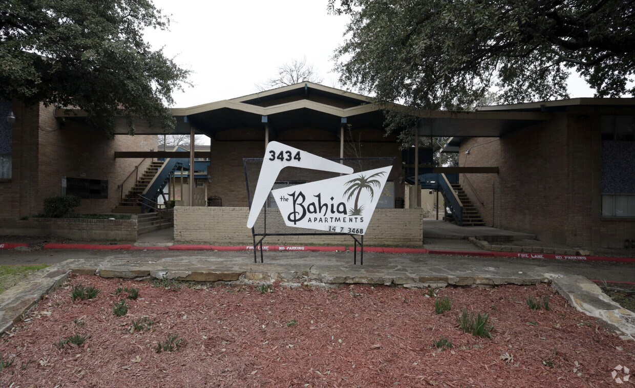 Building Photo - Bahia Apartments