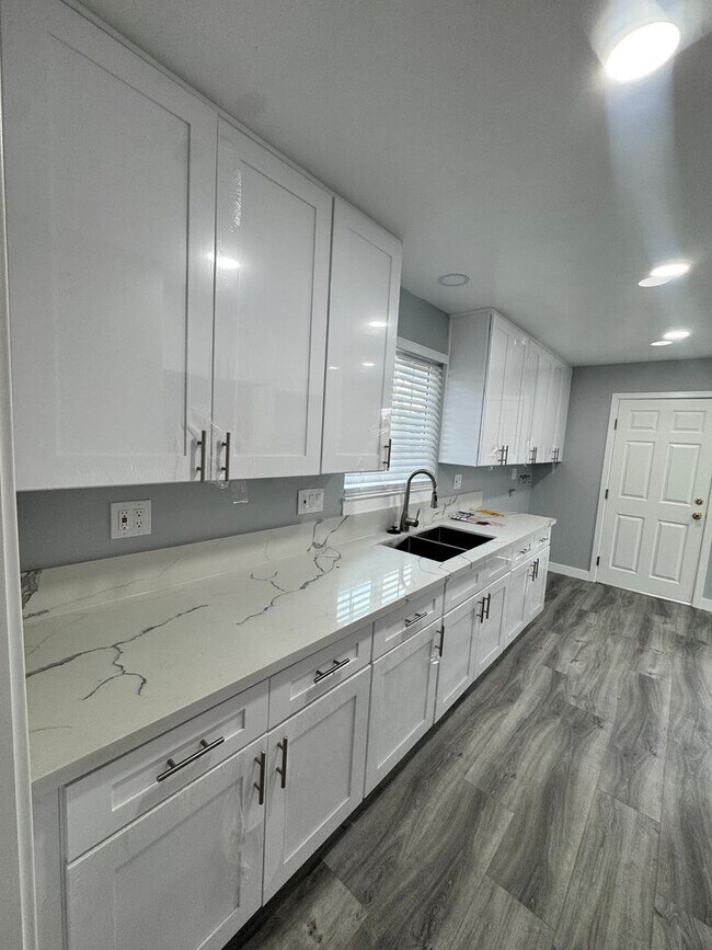 Foto del edificio - 11645 Goldendale Dr