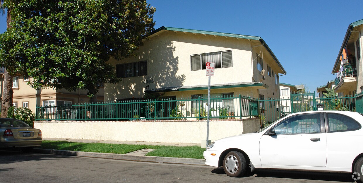 Foto del edificio - 4365 Ventura Canyon Ave