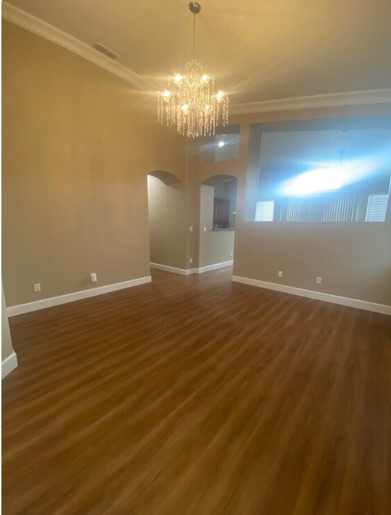 Foto del edificio - Beautiful 4 bedroom 2 bathroom home in Ran...