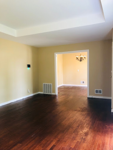 Building Photo - 3630 Vernon Dr