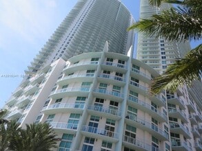 Building Photo - 1900 N Bayshore Dr