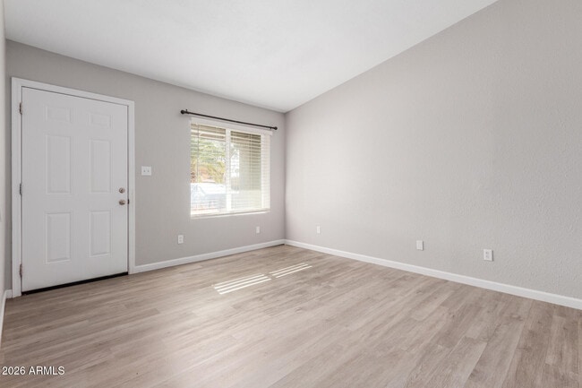 Foto del edificio - 4530 E Camino Cir