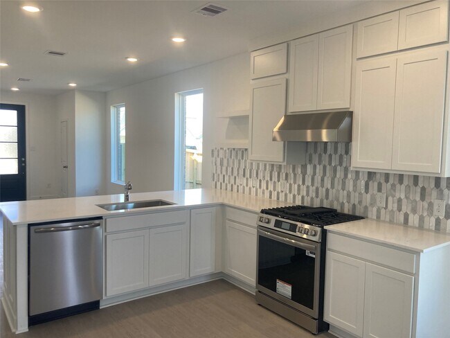 Foto del edificio - 9014 Marbled Duck Dr