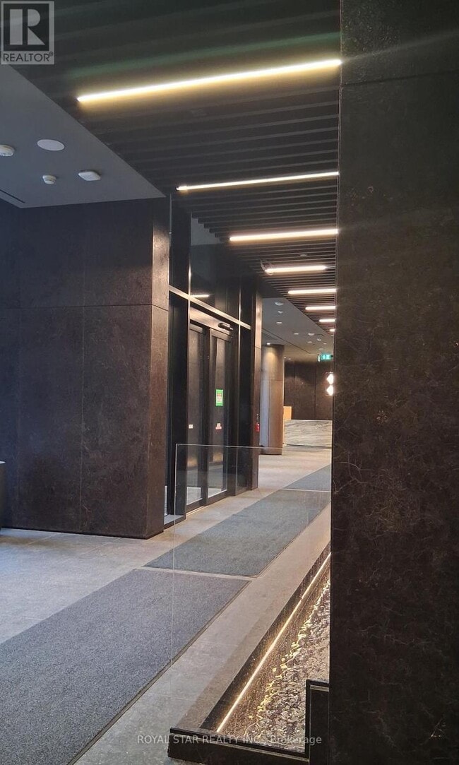 Photo du bâtiment - 120 Broadway Ave