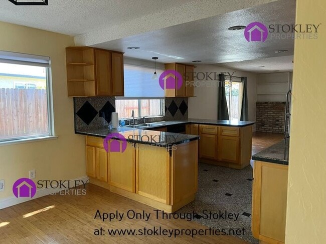 Building Photo - 1510 Woodland Dr