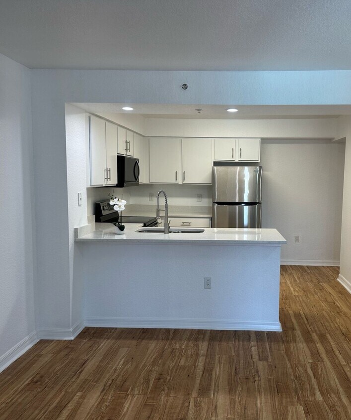 Foto del edificio - 2323 McCoy Rd