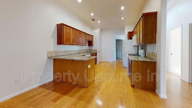 Building Photo - 3730 Silvario Ct