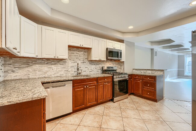 Photo - 2514 Jefferson St Apartment