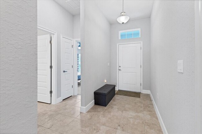 Building Photo - Welcome in to this beautiful Unfurnished -...