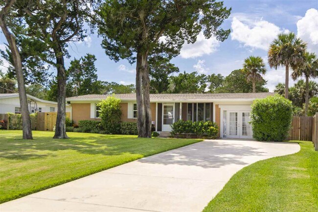 Building Photo - 451 Arricola Ave
