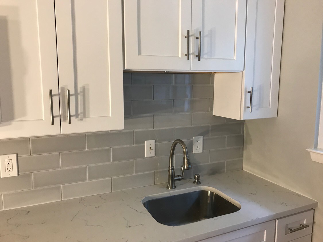 Renovated kitchen - 105 Timber Ln