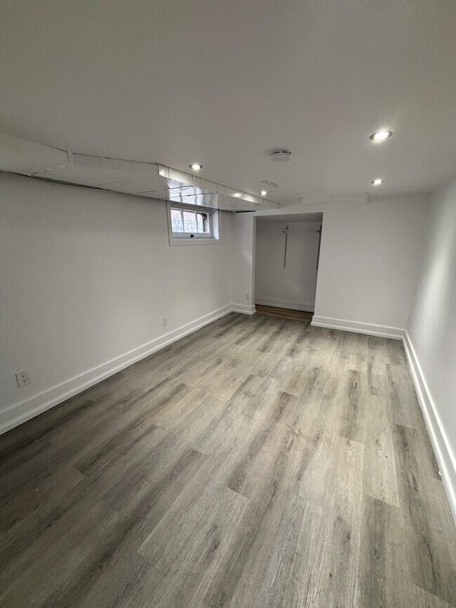 Photo du bâtiment - 329 Christina St N